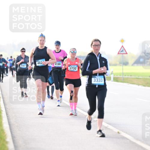 12.04.2026 - 45. Internationalen Wilhelmsburger Insellauf Dr. Thomas Lammeyer http://msf.ph/oto/9448628 12.04.2026 10:35:47 Laufen 462, 2567, 4, 4188, 3732, 3333 meine-sportfotos.de