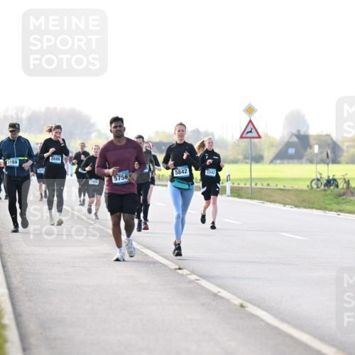 12.04.2026 - 45. Internationalen Wilhelmsburger Insellauf Dr. Thomas Lammeyer http://msf.ph/oto/9448671 12.04.2026 10:35:58 Laufen 2699, 3169, 5756, 5842, 3342 meine-sportfotos.de