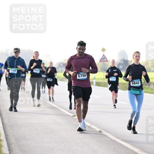 12.04.2026 - 45. Internationalen Wilhelmsburger Insellauf Dr. Thomas Lammeyer http://msf.ph/oto/9448694 12.04.2026 10:36:02 Laufen 2699, 3169, 5756, 3342, 5842 meine-sportfotos.de