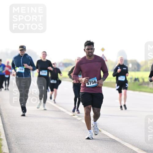 12.04.2026 - 45. Internationalen Wilhelmsburger Insellauf Dr. Thomas Lammeyer http://msf.ph/oto/9448701 12.04.2026 10:36:03 Laufen 169, 5756, 5842 meine-sportfotos.de