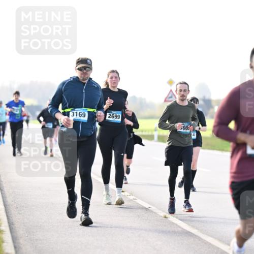 12.04.2026 - 45. Internationalen Wilhelmsburger Insellauf Dr. Thomas Lammeyer http://msf.ph/oto/9448711 12.04.2026 10:36:05 Laufen 3169, 2699, 300, 56 meine-sportfotos.de