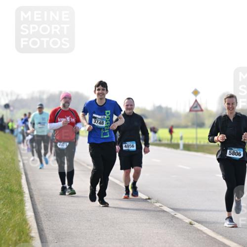 12.04.2026 - 45. Internationalen Wilhelmsburger Insellauf Dr. Thomas Lammeyer http://msf.ph/oto/9448751 12.04.2026 10:36:13 Laufen 3748, 3748, 4971, 4956, 5806 meine-sportfotos.de