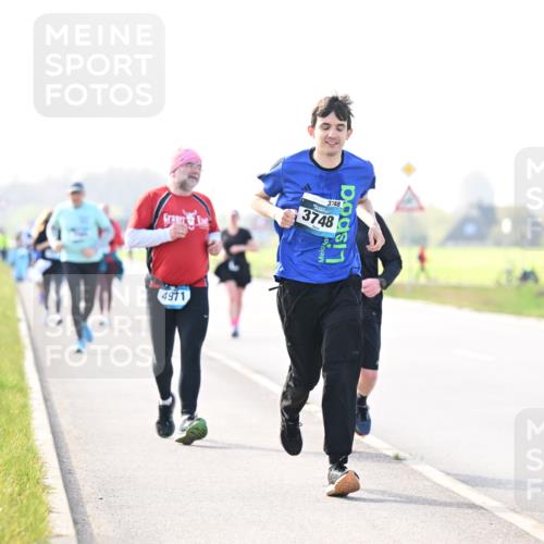 12.04.2026 - 45. Internationalen Wilhelmsburger Insellauf Dr. Thomas Lammeyer http://msf.ph/oto/9448765 12.04.2026 10:36:16 Laufen 4971, 3748, 3748 meine-sportfotos.de