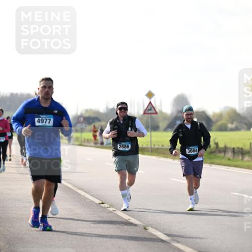 12.04.2026 - 45. Internationalen Wilhelmsburger Insellauf Dr. Thomas Lammeyer http://msf.ph/oto/9448846 12.04.2026 10:36:32 Laufen 2073, 4977, 2686, 3664 meine-sportfotos.de