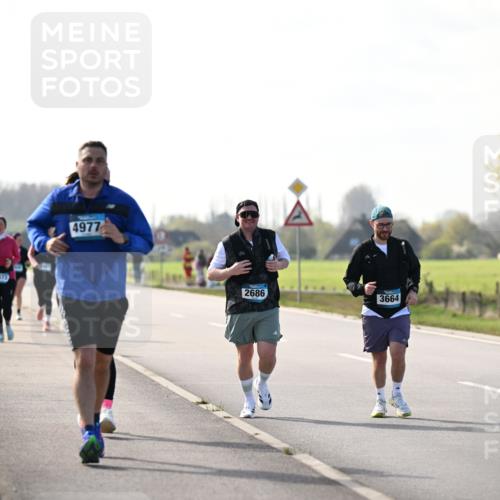 12.04.2026 - 45. Internationalen Wilhelmsburger Insellauf Dr. Thomas Lammeyer http://msf.ph/oto/9448847 12.04.2026 10:36:32 Laufen 2073, 4977, 2686, 3664 meine-sportfotos.de