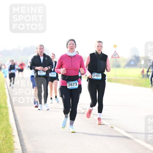 12.04.2026 - 45. Internationalen Wilhelmsburger Insellauf Dr. Thomas Lammeyer http://msf.ph/oto/9448900 12.04.2026 10:36:41 Laufen 281, 4545, 2673, 2481 meine-sportfotos.de