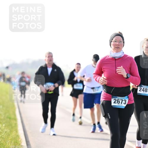 12.04.2026 - 45. Internationalen Wilhelmsburger Insellauf Dr. Thomas Lammeyer http://msf.ph/oto/9448912 12.04.2026 10:36:44 Laufen 2673, 2481 meine-sportfotos.de