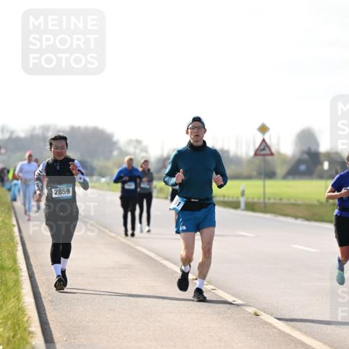 12.04.2026 - 45. Internationalen Wilhelmsburger Insellauf Dr. Thomas Lammeyer http://msf.ph/oto/9448938 12.04.2026 10:36:52 Laufen 2859, 2601 meine-sportfotos.de