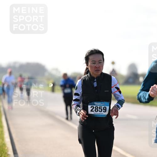 12.04.2026 - 45. Internationalen Wilhelmsburger Insellauf Dr. Thomas Lammeyer http://msf.ph/oto/9448957 12.04.2026 10:36:56 Laufen 45, 2859, 5651 meine-sportfotos.de