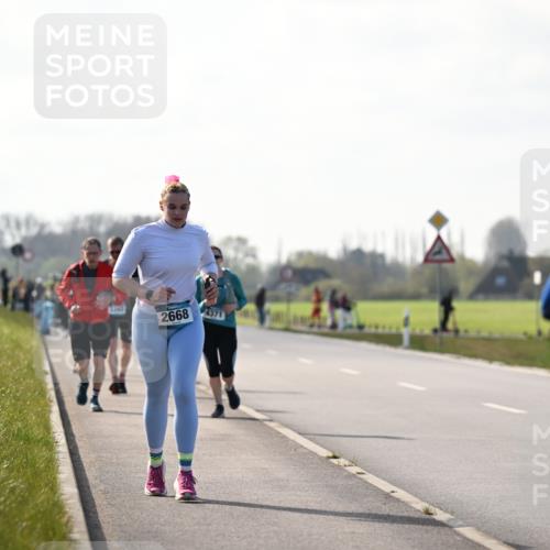 12.04.2026 - 45. Internationalen Wilhelmsburger Insellauf Dr. Thomas Lammeyer http://msf.ph/oto/9448992 12.04.2026 10:37:05 Laufen 5545, 2668, 4371, 2993 meine-sportfotos.de