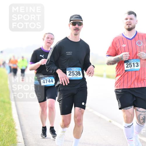 12.04.2026 - 45. Internationalen Wilhelmsburger Insellauf Dr. Thomas Lammeyer http://msf.ph/oto/9449067 12.04.2026 10:37:19 Laufen 4744, 2539, 2513 meine-sportfotos.de