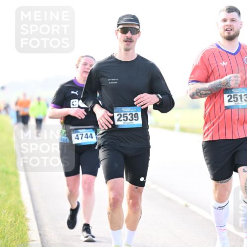12.04.2026 - 45. Internationalen Wilhelmsburger Insellauf Dr. Thomas Lammeyer http://msf.ph/oto/9449068 12.04.2026 10:37:19 Laufen 4744, 2539, 2513 meine-sportfotos.de
