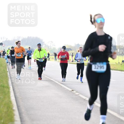 12.04.2026 - 45. Internationalen Wilhelmsburger Insellauf Dr. Thomas Lammeyer http://msf.ph/oto/9449095 12.04.2026 10:37:27 Laufen 5367, 3018, 3239, 2644, 32, 95 meine-sportfotos.de