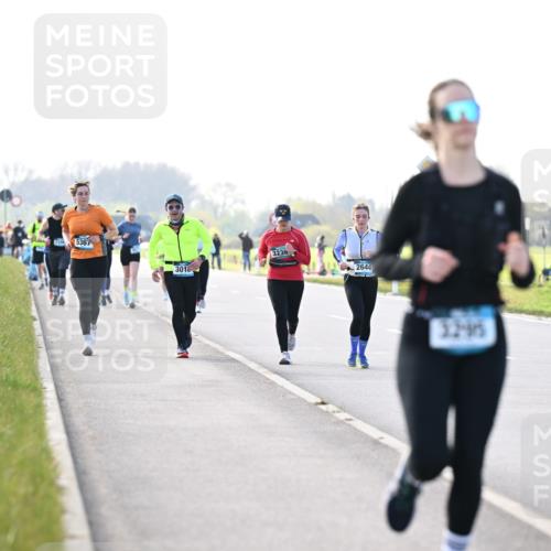 12.04.2026 - 45. Internationalen Wilhelmsburger Insellauf Dr. Thomas Lammeyer http://msf.ph/oto/9449096 12.04.2026 10:37:27 Laufen 2346, 5367, 301, 3239, 2644, 32, 915 meine-sportfotos.de