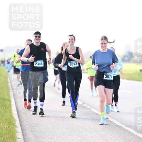 12.04.2026 - 45. Internationalen Wilhelmsburger Insellauf Dr. Thomas Lammeyer http://msf.ph/oto/9449152 12.04.2026 10:37:42 Laufen 2346, 25, 2612, 3077, 90 meine-sportfotos.de