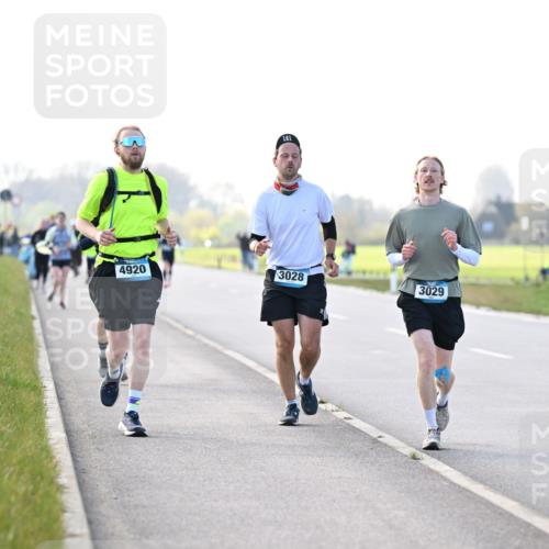 12.04.2026 - 45. Internationalen Wilhelmsburger Insellauf Dr. Thomas Lammeyer http://msf.ph/oto/9449198 12.04.2026 10:37:49 Laufen 4920, 161, 3028, 3029 meine-sportfotos.de