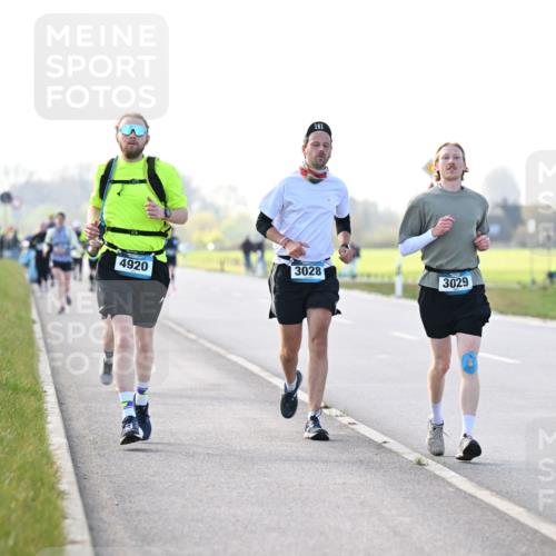 12.04.2026 - 45. Internationalen Wilhelmsburger Insellauf Dr. Thomas Lammeyer http://msf.ph/oto/9449200 12.04.2026 10:37:50 Laufen 161, 4920, 3028, 3029 meine-sportfotos.de