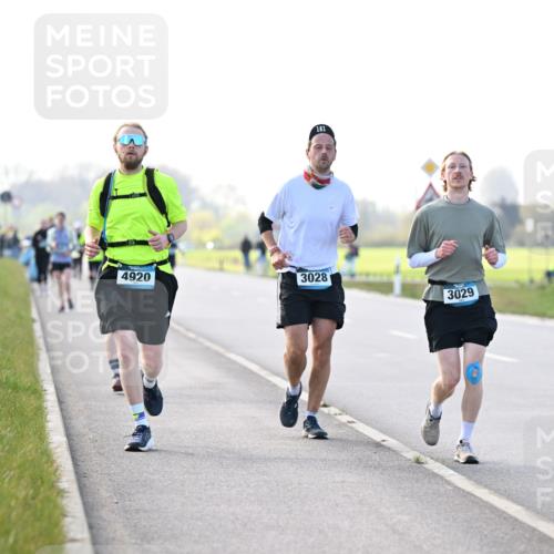 12.04.2026 - 45. Internationalen Wilhelmsburger Insellauf Dr. Thomas Lammeyer http://msf.ph/oto/9449201 12.04.2026 10:37:50 Laufen 161, 4920, 3028, 3029 meine-sportfotos.de