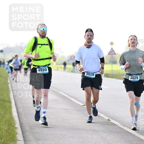 12.04.2026 - 45. Internationalen Wilhelmsburger Insellauf Dr. Thomas Lammeyer http://msf.ph/oto/9449209 12.04.2026 10:37:51 Laufen 4920, 161, 3028, 3029 meine-sportfotos.de
