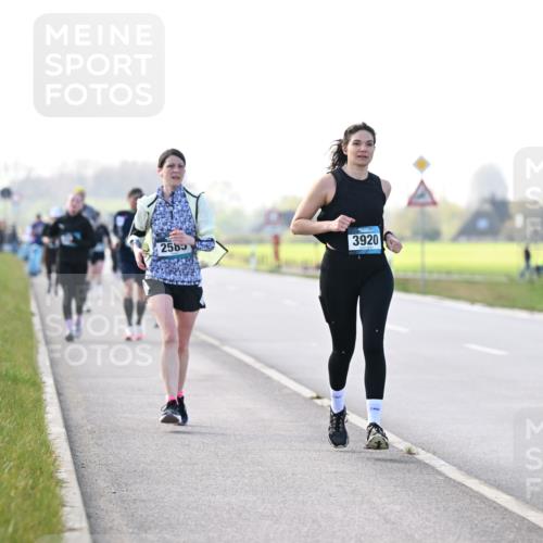 12.04.2026 - 45. Internationalen Wilhelmsburger Insellauf Dr. Thomas Lammeyer http://msf.ph/oto/9449270 12.04.2026 10:38:03 Laufen 2585, 3920 meine-sportfotos.de