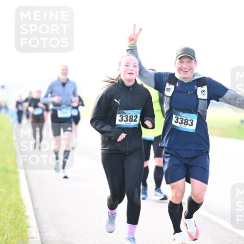 12.04.2026 - 45. Internationalen Wilhelmsburger Insellauf Dr. Thomas Lammeyer http://msf.ph/oto/9449332 12.04.2026 10:38:12 Laufen 3382, 3383 meine-sportfotos.de