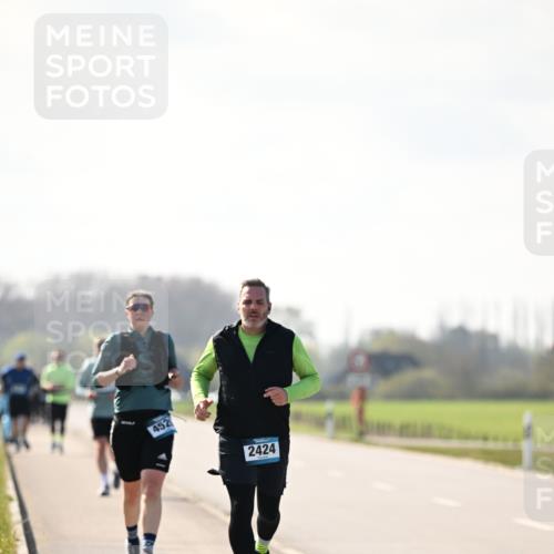 12.04.2026 - 45. Internationalen Wilhelmsburger Insellauf Dr. Thomas Lammeyer http://msf.ph/oto/9450379 12.04.2026 10:43:13 Laufen 452, 2424 meine-sportfotos.de