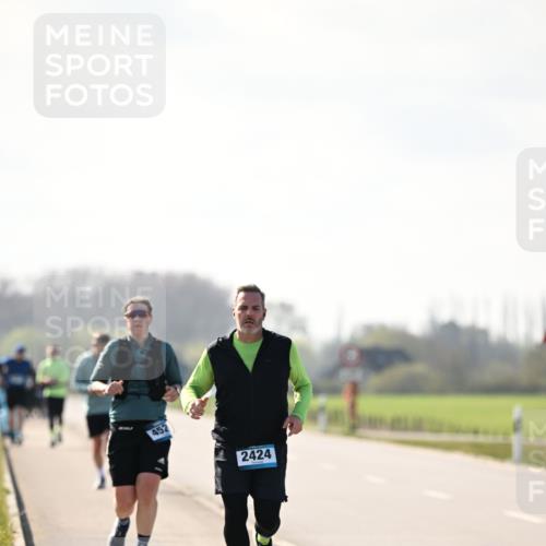 12.04.2026 - 45. Internationalen Wilhelmsburger Insellauf Dr. Thomas Lammeyer http://msf.ph/oto/9450380 12.04.2026 10:43:13 Laufen 452, 2424 meine-sportfotos.de