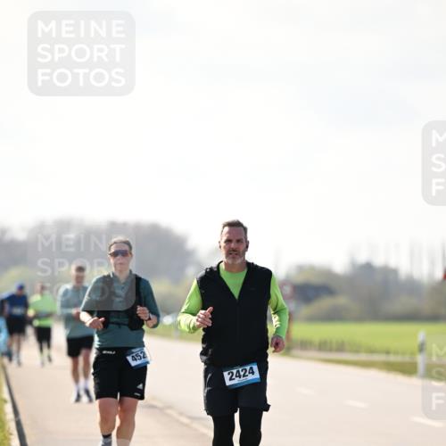 12.04.2026 - 45. Internationalen Wilhelmsburger Insellauf Dr. Thomas Lammeyer http://msf.ph/oto/9450386 12.04.2026 10:43:14 Laufen 452, 2424 meine-sportfotos.de
