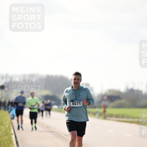 12.04.2026 - 45. Internationalen Wilhelmsburger Insellauf Dr. Thomas Lammeyer http://msf.ph/oto/9450410 12.04.2026 10:43:24 Laufen 5571 meine-sportfotos.de
