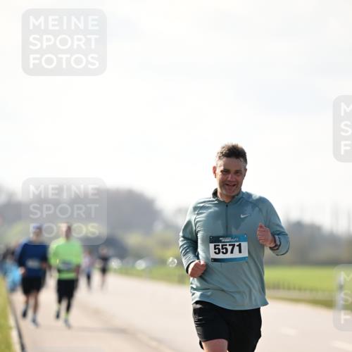 12.04.2026 - 45. Internationalen Wilhelmsburger Insellauf Dr. Thomas Lammeyer http://msf.ph/oto/9450425 12.04.2026 10:43:26 Laufen 5571 meine-sportfotos.de