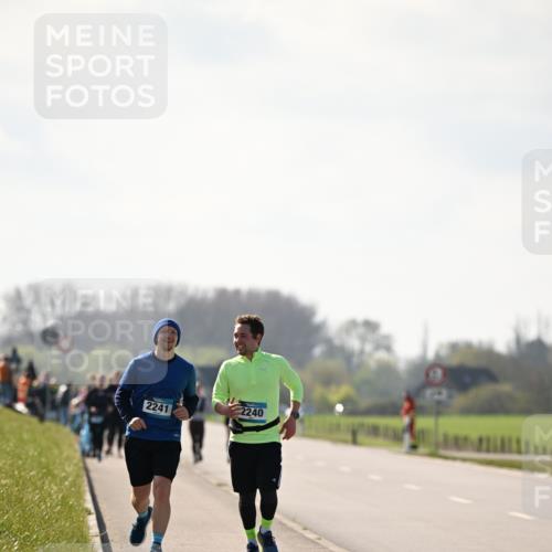 12.04.2026 - 45. Internationalen Wilhelmsburger Insellauf Dr. Thomas Lammeyer http://msf.ph/oto/9450427 12.04.2026 10:43:33 Laufen 2240, 2241 meine-sportfotos.de