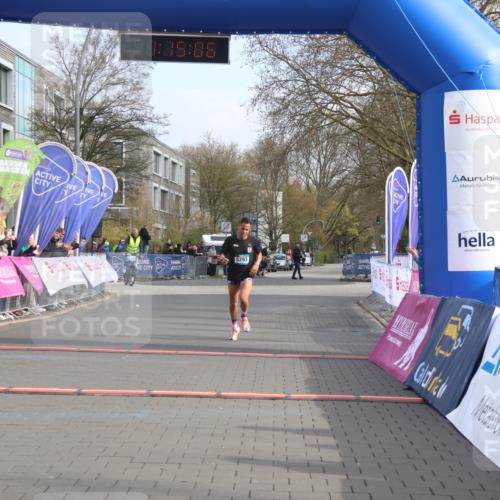 12.04.2026 - 45. Internationalen Wilhelmsburger Insellauf Strokosch-Dieckow http://msf.ph/oto/9450429 12.04.2026 10:05:05 Ziel 5293 meine-sportfotos.de
