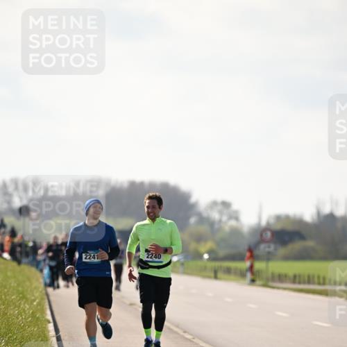 12.04.2026 - 45. Internationalen Wilhelmsburger Insellauf Dr. Thomas Lammeyer http://msf.ph/oto/9450431 12.04.2026 10:43:33 Laufen 2240, 2241 meine-sportfotos.de