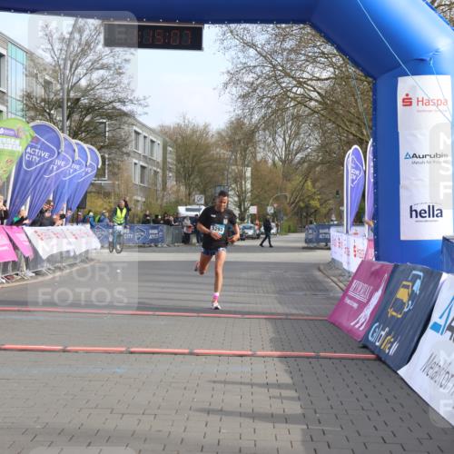 12.04.2026 - 45. Internationalen Wilhelmsburger Insellauf Strokosch-Dieckow http://msf.ph/oto/9450446 12.04.2026 10:05:05 Ziel 5293 meine-sportfotos.de