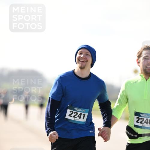 12.04.2026 - 45. Internationalen Wilhelmsburger Insellauf Dr. Thomas Lammeyer http://msf.ph/oto/9450487 12.04.2026 10:43:41 Laufen 45, 2241, 4, 2240 meine-sportfotos.de