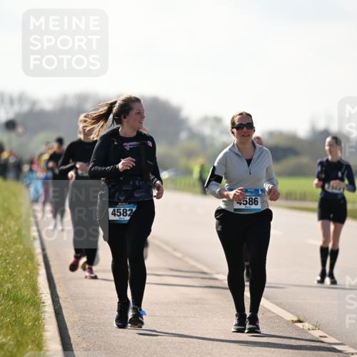12.04.2026 - 45. Internationalen Wilhelmsburger Insellauf Dr. Thomas Lammeyer http://msf.ph/oto/9450492 12.04.2026 10:43:58 Laufen 4582, 586 meine-sportfotos.de