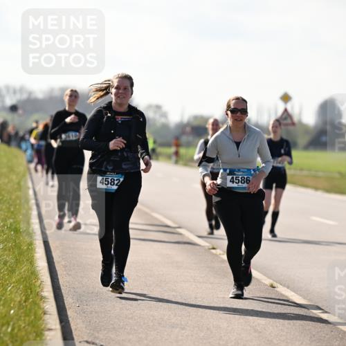 12.04.2026 - 45. Internationalen Wilhelmsburger Insellauf Dr. Thomas Lammeyer http://msf.ph/oto/9450509 12.04.2026 10:44:00 Laufen 4582, 4586 meine-sportfotos.de
