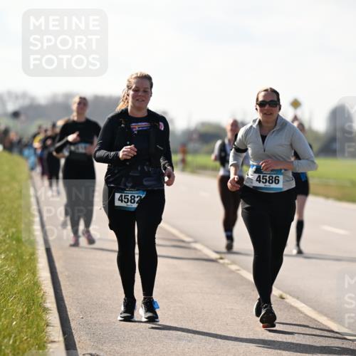 12.04.2026 - 45. Internationalen Wilhelmsburger Insellauf Dr. Thomas Lammeyer http://msf.ph/oto/9450512 12.04.2026 10:44:01 Laufen 4582, 4586 meine-sportfotos.de