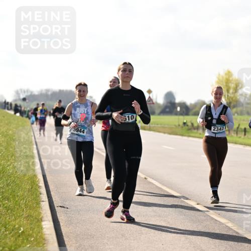 12.04.2026 - 45. Internationalen Wilhelmsburger Insellauf Dr. Thomas Lammeyer http://msf.ph/oto/9450520 12.04.2026 10:44:06 Laufen 3944, 510, 2342, 2343 meine-sportfotos.de