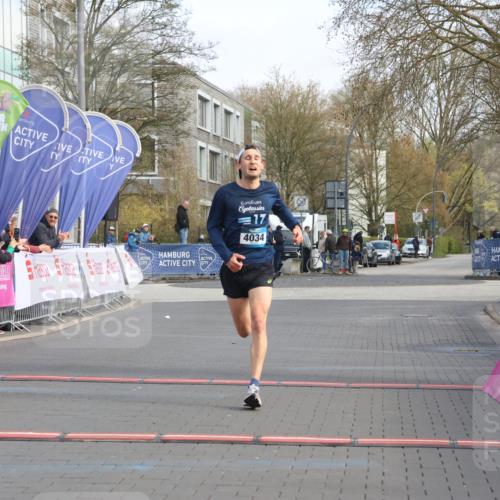 12.04.2026 - 45. Internationalen Wilhelmsburger Insellauf Strokosch-Dieckow http://msf.ph/oto/9450586 12.04.2026 10:05:56 Ziel 4034 meine-sportfotos.de