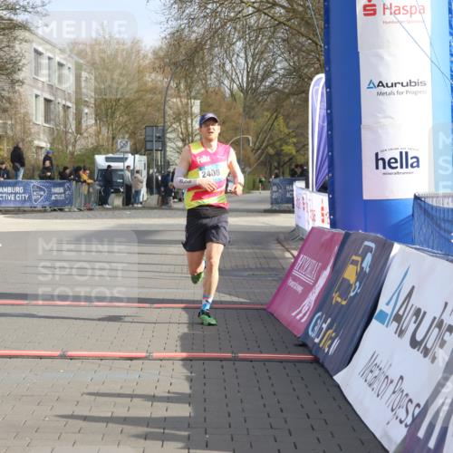 12.04.2026 - 45. Internationalen Wilhelmsburger Insellauf Strokosch-Dieckow http://msf.ph/oto/9450652 12.04.2026 10:06:28 Ziel 2408 meine-sportfotos.de