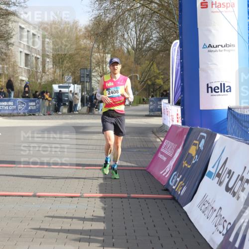 12.04.2026 - 45. Internationalen Wilhelmsburger Insellauf Strokosch-Dieckow http://msf.ph/oto/9450662 12.04.2026 10:06:28 Ziel 2408 meine-sportfotos.de