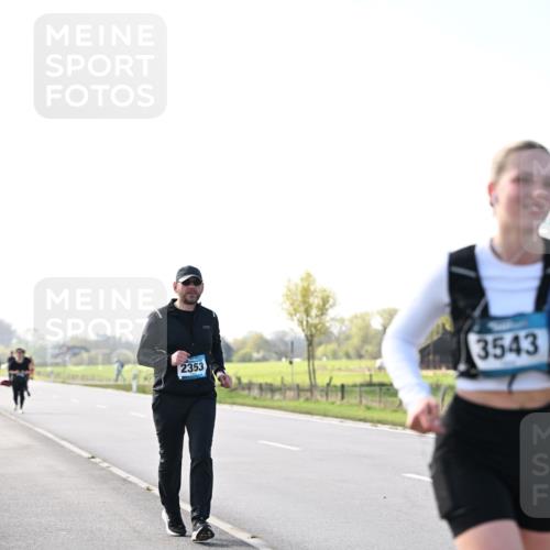 12.04.2026 - 45. Internationalen Wilhelmsburger Insellauf Dr. Thomas Lammeyer http://msf.ph/oto/9450682 12.04.2026 10:45:13 Laufen 2353, 3543 meine-sportfotos.de