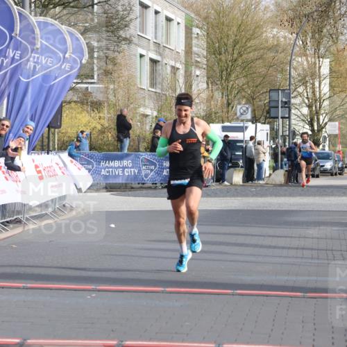 12.04.2026 - 45. Internationalen Wilhelmsburger Insellauf Strokosch-Dieckow http://msf.ph/oto/9450702 12.04.2026 10:06:54 Ziel 4077 meine-sportfotos.de