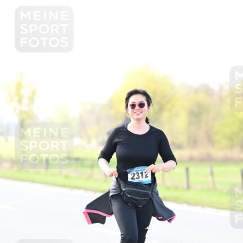 12.04.2026 - 45. Internationalen Wilhelmsburger Insellauf Dr. Thomas Lammeyer http://msf.ph/oto/9450715 12.04.2026 10:45:27 Laufen 2312 meine-sportfotos.de