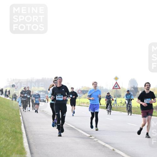 12.04.2026 - 45. Internationalen Wilhelmsburger Insellauf Dr. Thomas Lammeyer http://msf.ph/oto/9450716 12.04.2026 10:45:29 Laufen 4699, 2322 meine-sportfotos.de