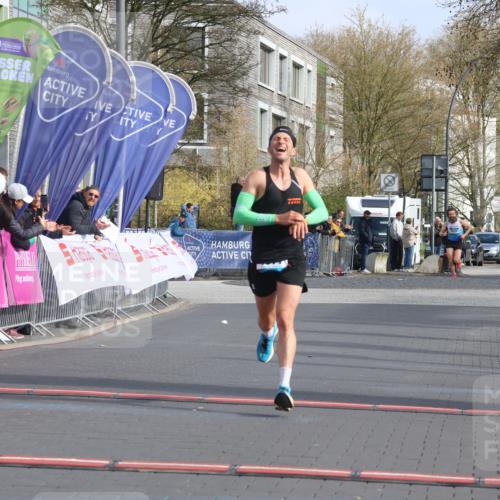12.04.2026 - 45. Internationalen Wilhelmsburger Insellauf Strokosch-Dieckow http://msf.ph/oto/9450738 12.04.2026 10:06:54 Ziel 4077 meine-sportfotos.de