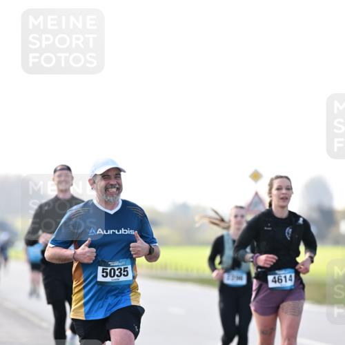 12.04.2026 - 45. Internationalen Wilhelmsburger Insellauf Dr. Thomas Lammeyer http://msf.ph/oto/9450773 12.04.2026 10:45:44 Laufen 5035, 4614 meine-sportfotos.de