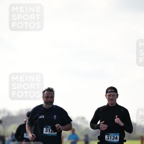 12.04.2026 - 45. Internationalen Wilhelmsburger Insellauf Dr. Thomas Lammeyer http://msf.ph/oto/9450787 12.04.2026 10:45:47 Laufen 3120, 3124 meine-sportfotos.de