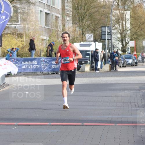 12.04.2026 - 45. Internationalen Wilhelmsburger Insellauf Strokosch-Dieckow http://msf.ph/oto/9450799 12.04.2026 10:07:06 Ziel 3521, 4086 meine-sportfotos.de